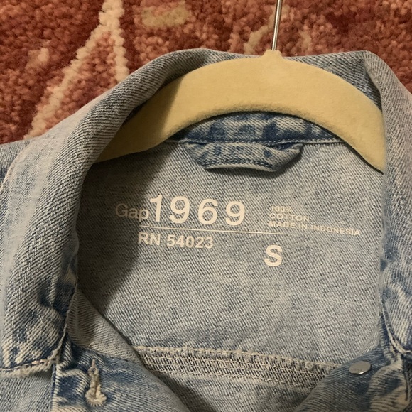 Gap Denim Jean Jacket - Picture 2 of 5